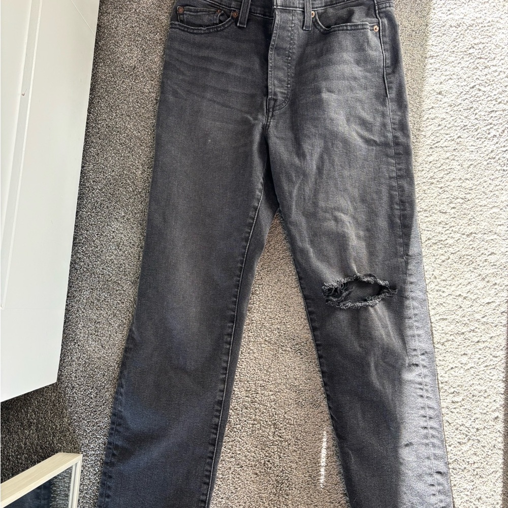 Levi’s Distressed Gray Wedgie Jeans L28 W29